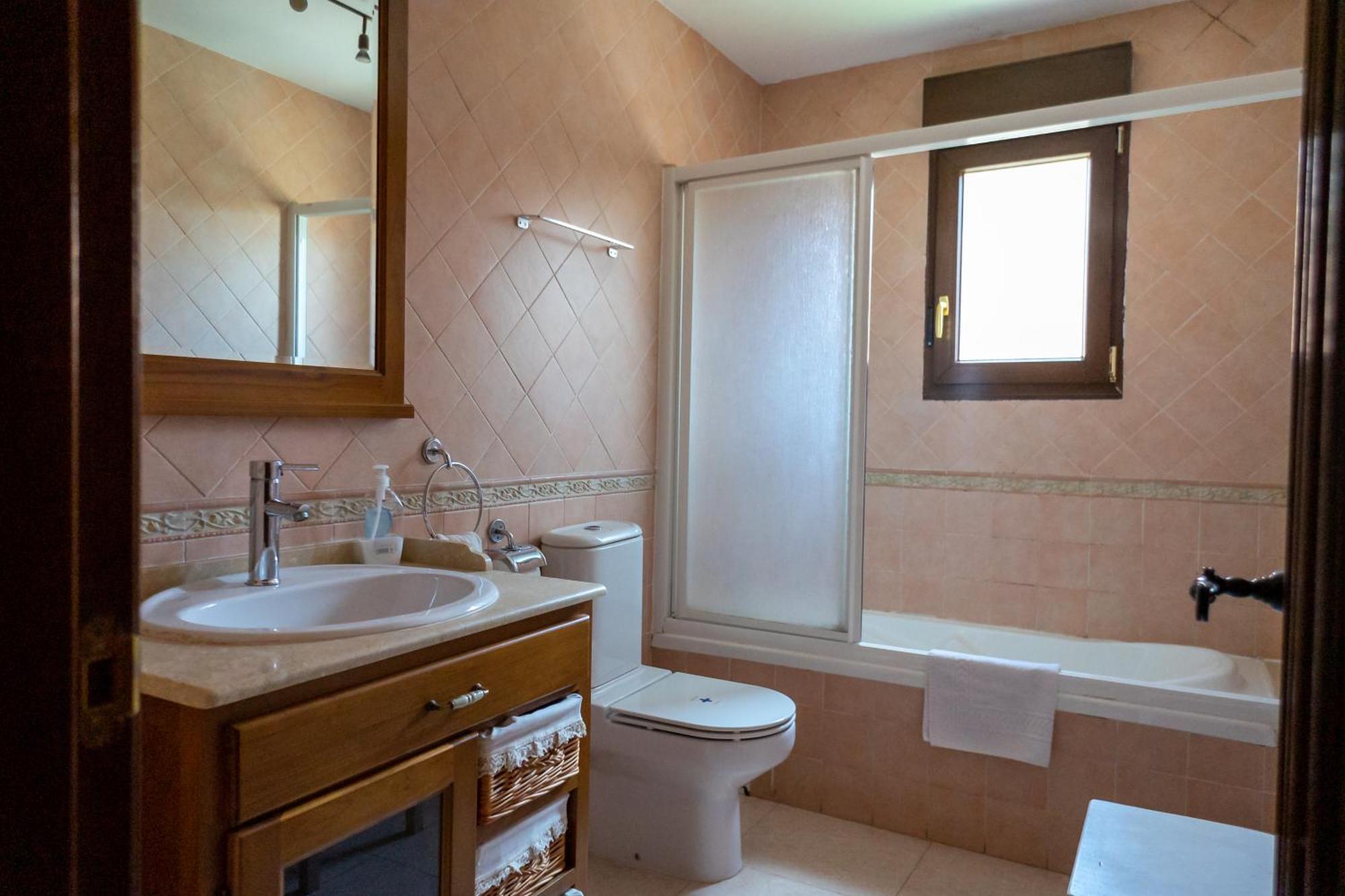 Dona Elvira Y Dona Sol Villa Vivar del Cid Екстериор снимка
